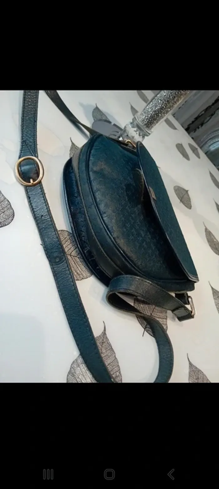 Sac à bandoulière vintage de la marque Jacques Estérel  une pièce à saisir - photo numéro 4