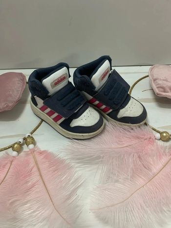 Basket Adidas fille Taille 23