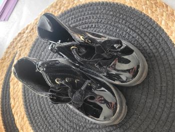 Bottines H&M noires brillantes pointure 22