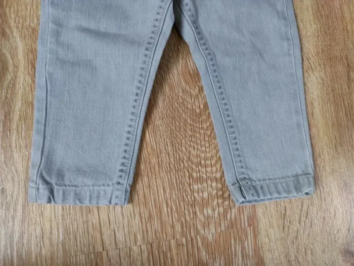 Lot de 2 jeans 18 mois - photo numéro 9