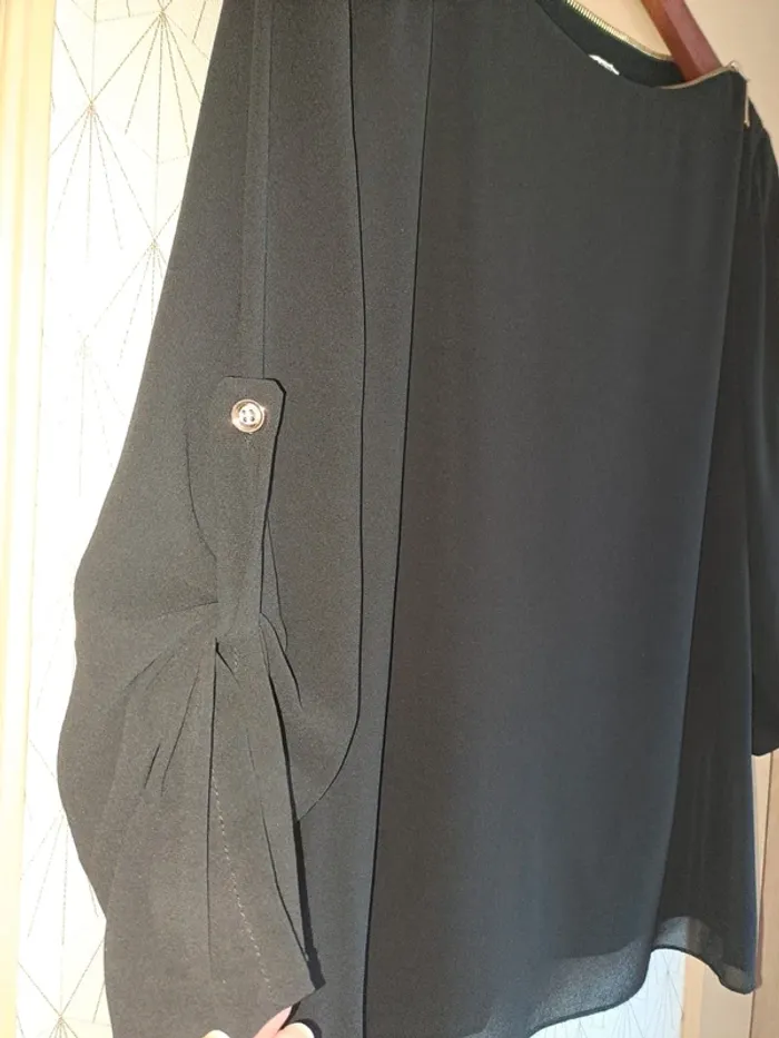 Superbe blouse Made In Italy femme noire fluide comme neuve 40/42 - photo numéro 2