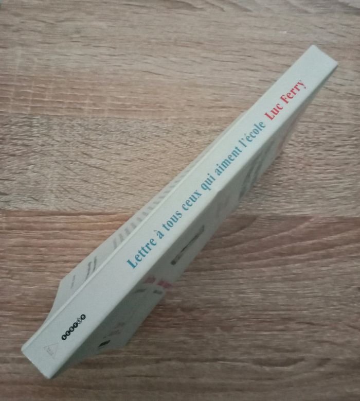 Luc Ferry 🪅 Lettre à tout ceux qui aiment l'école - photo numéro 3