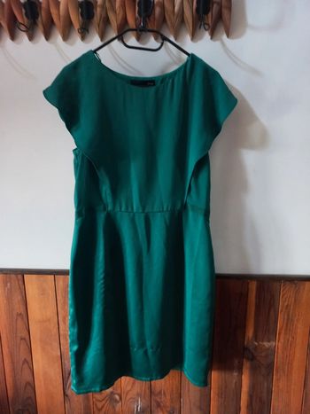 Robe verte manche volants