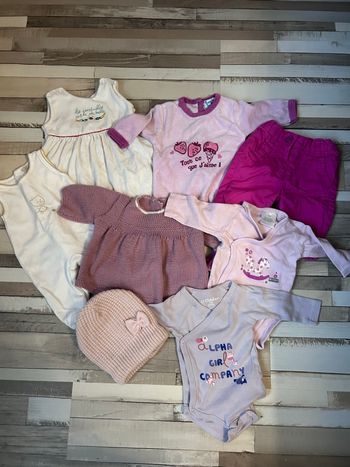 Lot de 8 vêtements bébé fille 0-1 moi