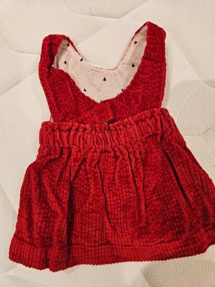 Robe rouge type velours - photo numéro 2