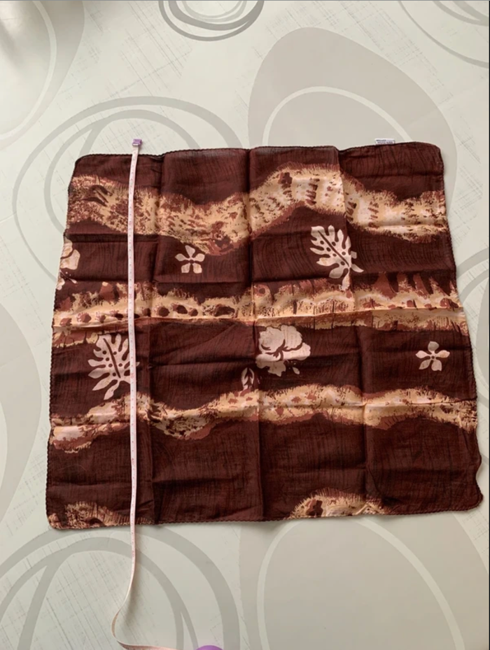 Foulard marron imprimé - 51cm x 47 cm - photo numéro 3