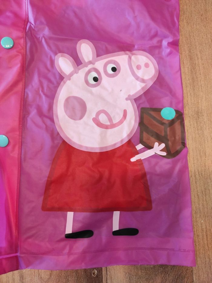 Imperméable Peppa pig 4 ans en TBE - photo numéro 2