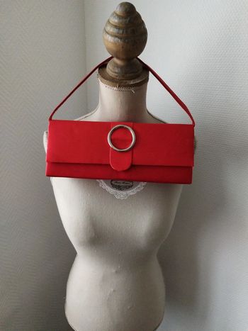 Pochette rouge