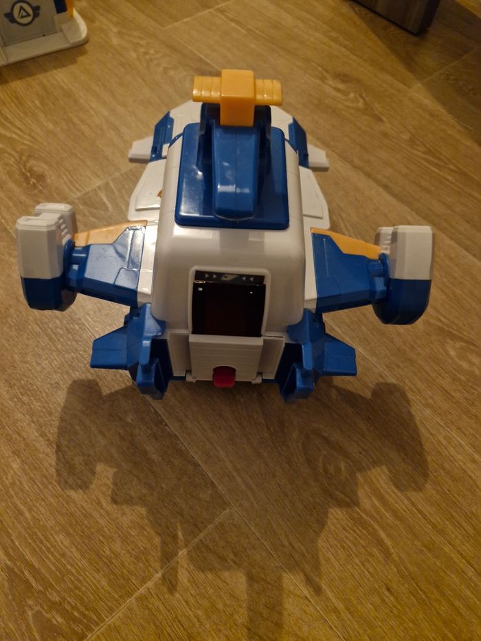 Avion aéroport superwings - photo numéro 2