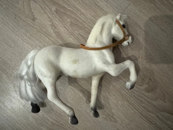 Lot de trois figurines chevaux - photo numéro 5