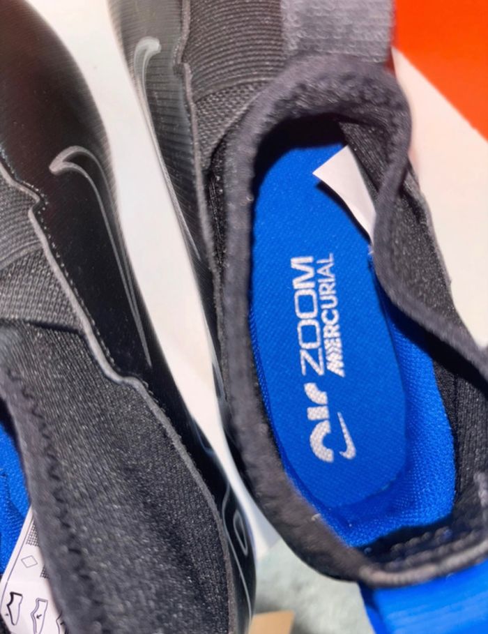 Baskets Foot Nike P.35,5 Neuves - photo numéro 8