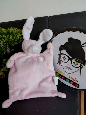 Doudou Lapin Plat Rose Clair Blanc grain de blé étoile carré DD003149