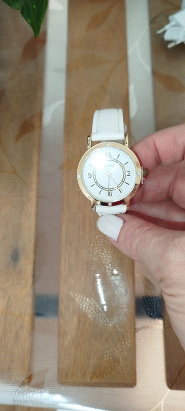 Montre femme neuf - photo numéro 3