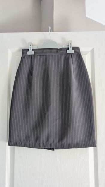 Jupe classe à rayures taille 38