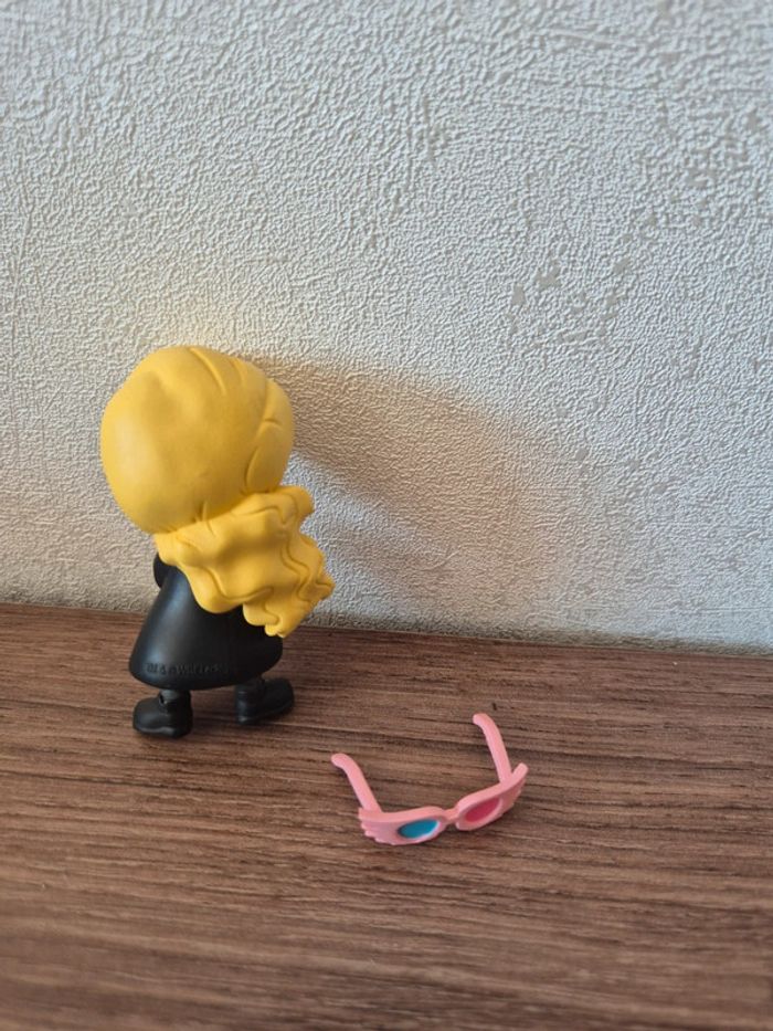 Figurine Luna Lovegood avec lunettes - photo numéro 5