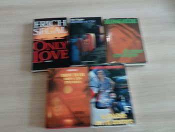 Lot de 5 livres, divers (3)(Regine Deforges ect.)