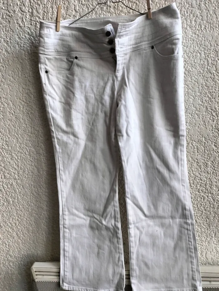 Jean blanc vintage à boutons t 46