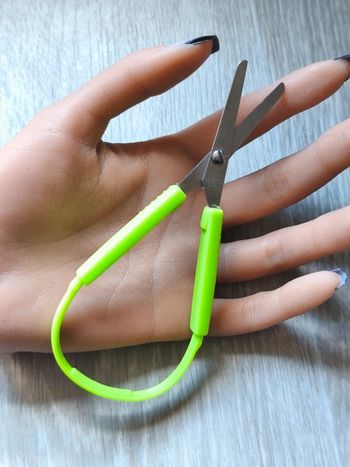 Ciseaux à boucle vert