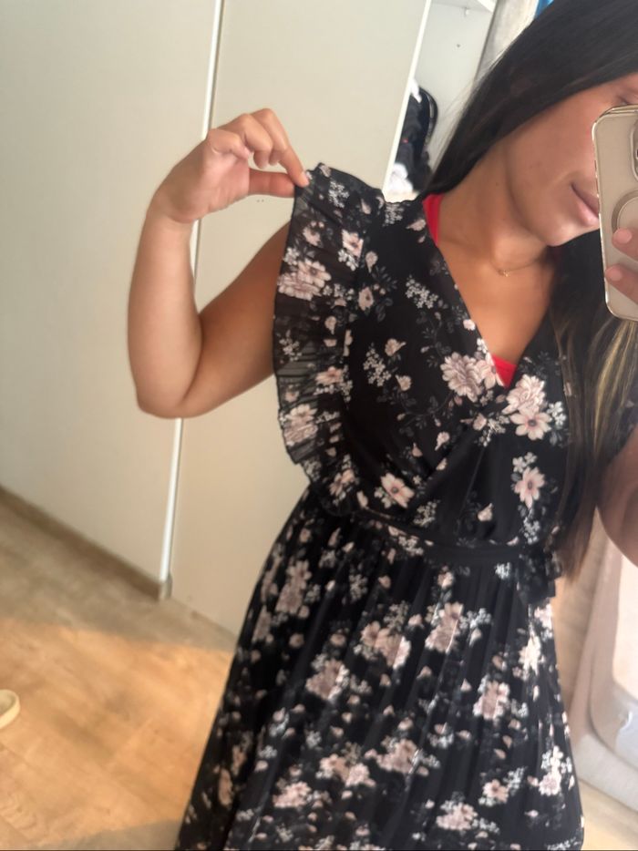 Robe longue noires à fleurs - photo numéro 2