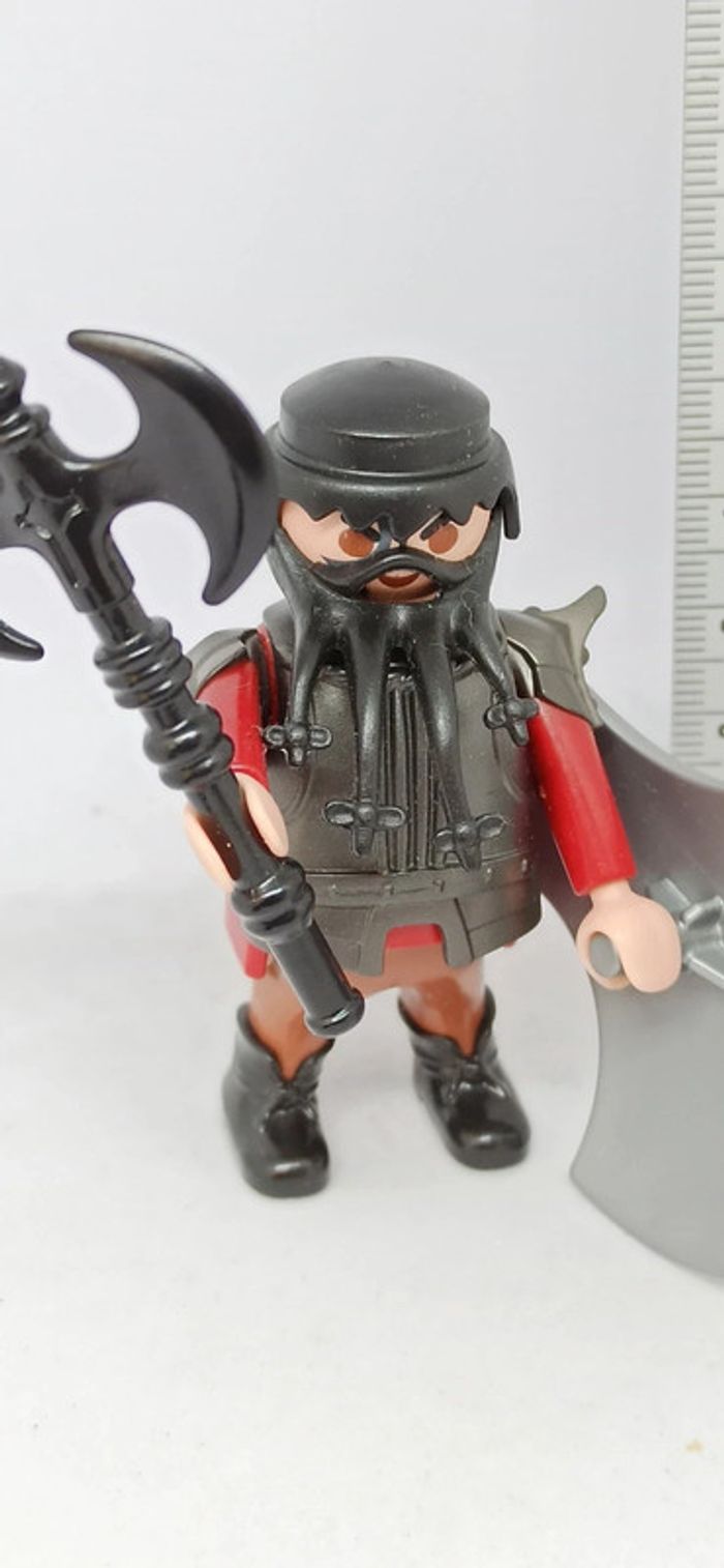 Homme nain chevalier avec armure et haut rouge playmobil - photo numéro 5