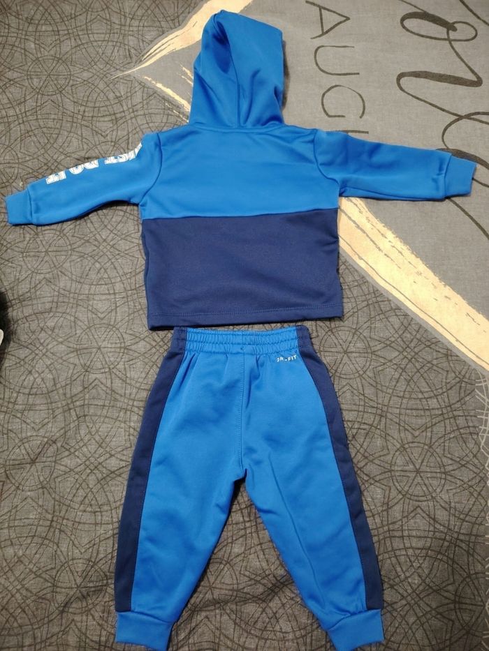 Ensemble Nike bébé - photo numéro 2