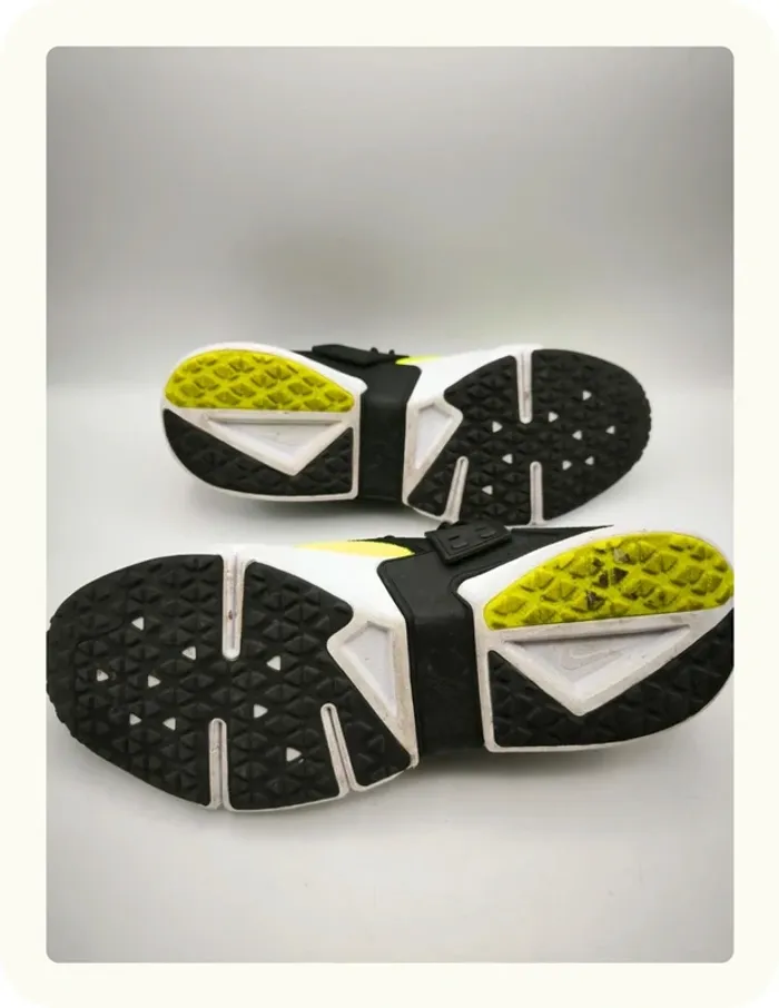 Baskets Nike air Huarache Drift noir volt Taille 43 - photo numéro 5
