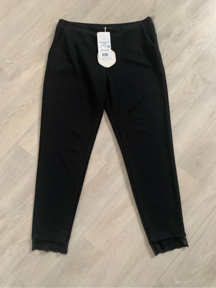 Pantalon slim bas dentelle