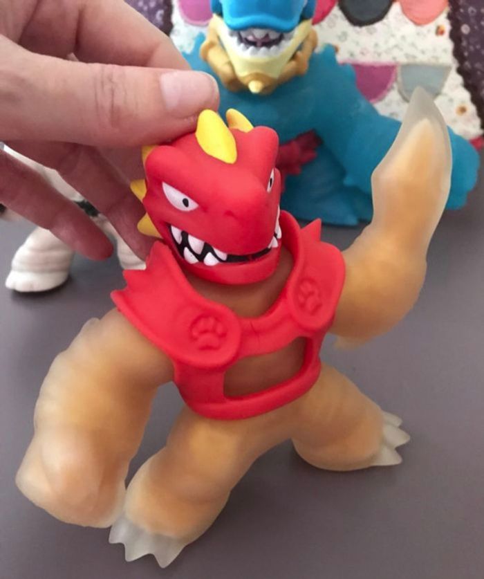 Lot de 4 figurines Goo Jit Zu dont Dinogoo Tyro le plus grand - photo numéro 8