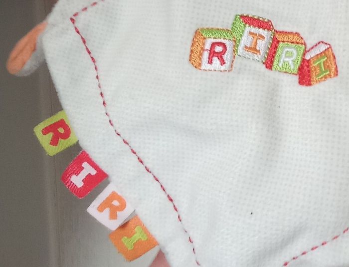 Doudou hippopotame, rhinocéros gris, blanc, orange, vert , broderie  Riri, mouchoir, étiquettes - photo numéro 7