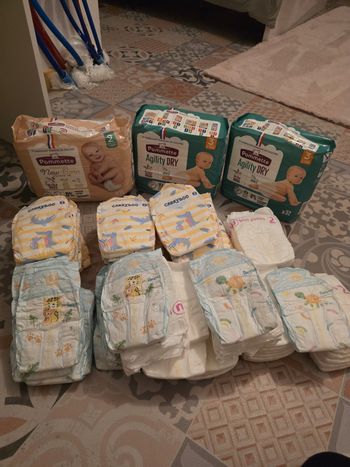 Couches de différentes marques, tailles 2 et 3.