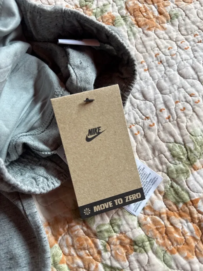 Jogging Nike femme neuf avec étiquette taille S/M/L - photo numéro 11