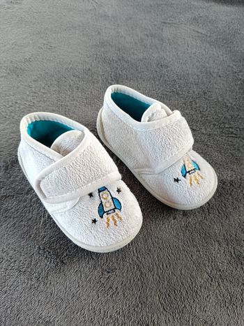 Chaussons pantoufles Garçon Pointure 20 Fusée espace étoile In Extenso