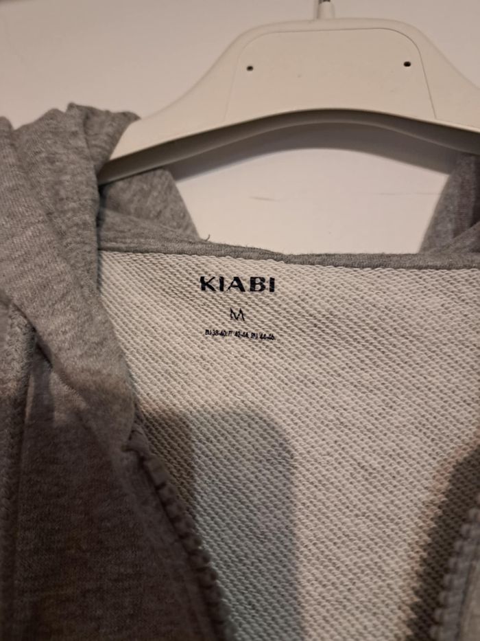 Sweat à capuche Kiabi taille M - photo numéro 3