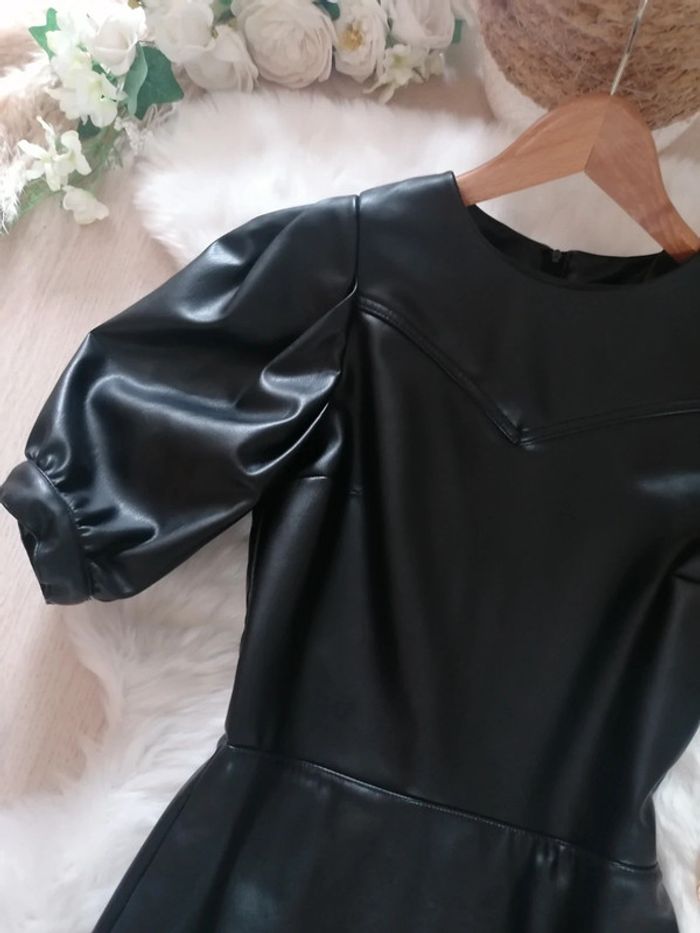 Robe effet cuir taille XS H&M - photo numéro 2
