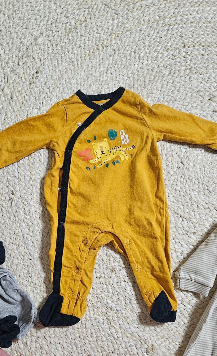 Lot de 5 pyjamas 1mois - photo numéro 4