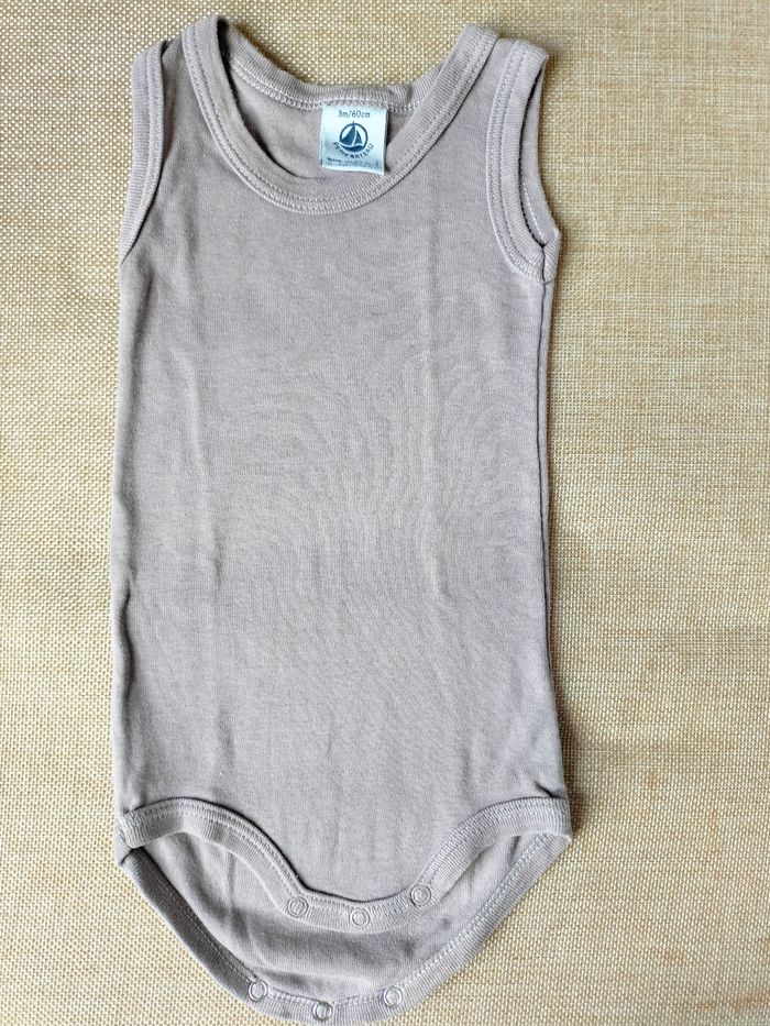 Lot de bodies débardeur - photo numéro 2