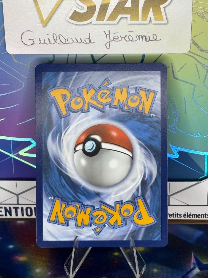 Pyroli Pokeball 013/131 ~ Évolution Prismatique - photo numéro 2