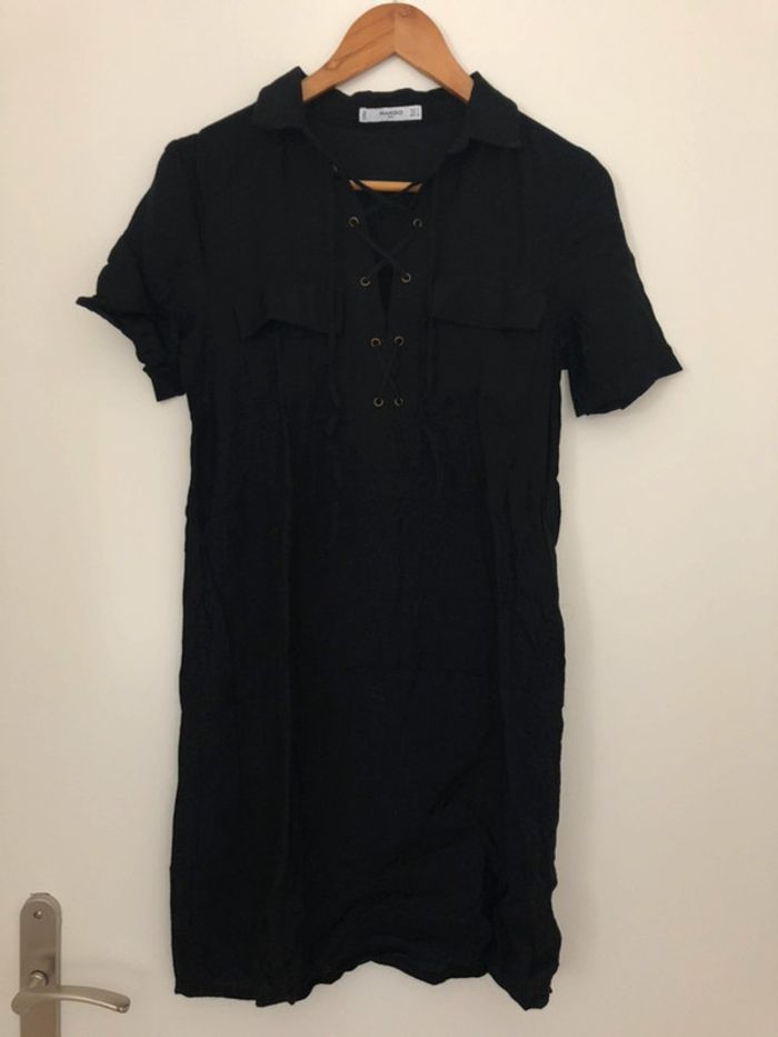 Robe décolté lacets