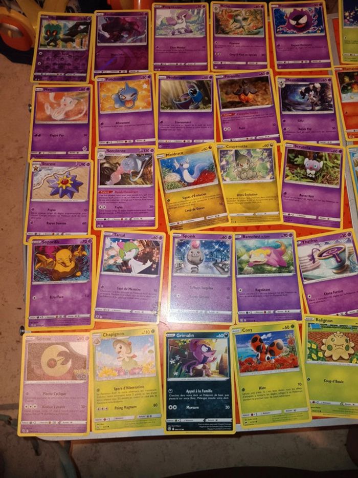 Lot 274 cartes pokemon que des personnages pas de vinted go