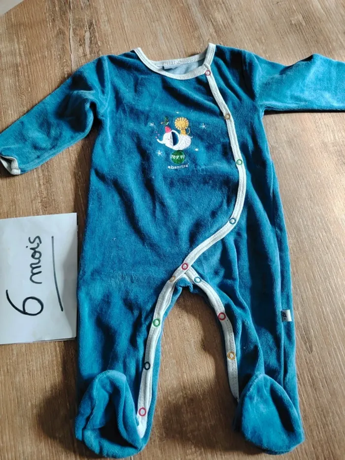 Pyjama une pièce - photo numéro 2