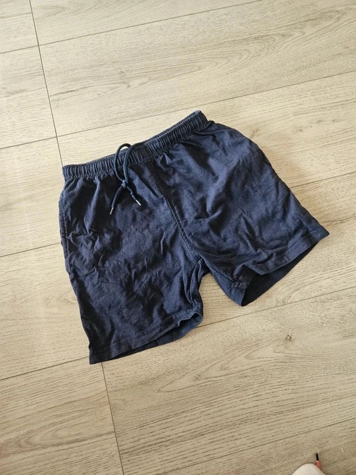 Short bleu marine sport Wear 7/8 ans