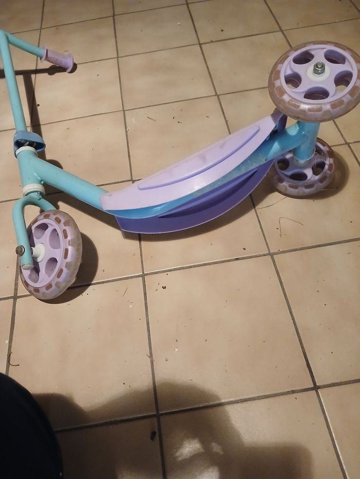 Trotinette reine des neiges - photo numéro 3