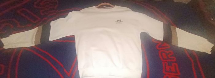 Pull neuf avec étiquette