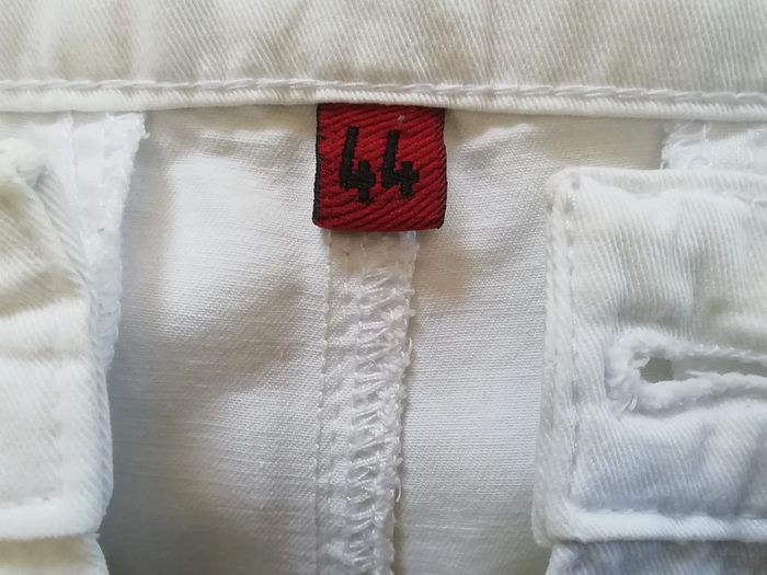 Parfait ETAT - Pantalon Court Blanc Coton epais - photo numéro 5