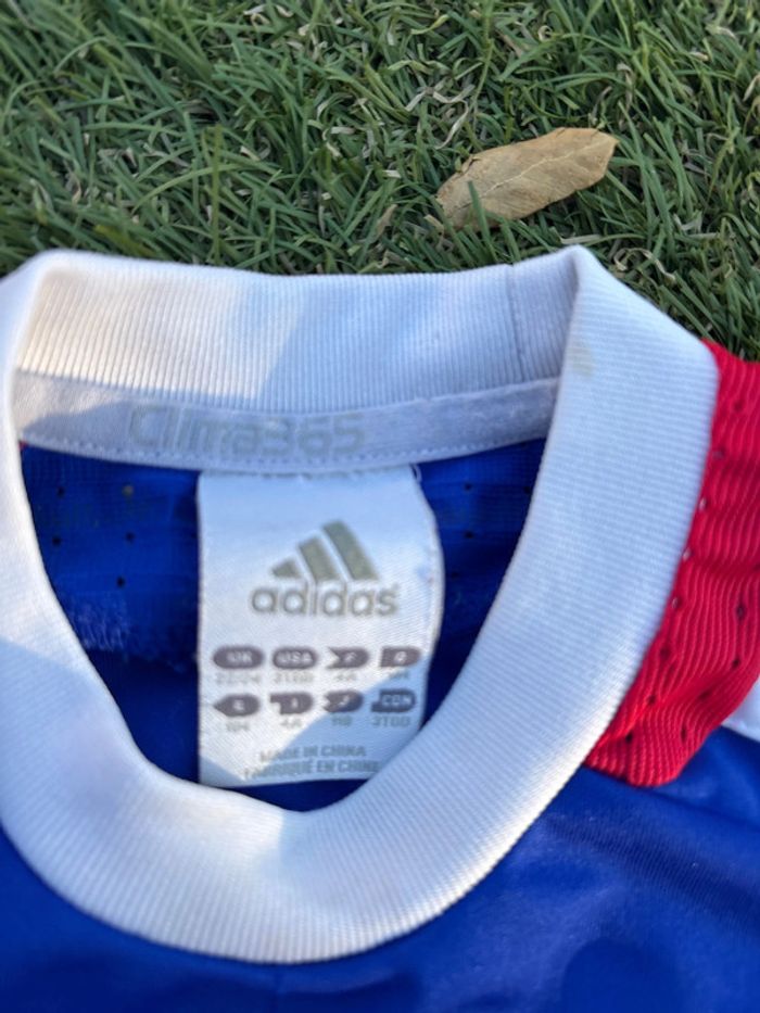 2 tee shirt Adidas en 4 ans - photo numéro 5