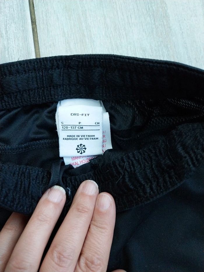 Pantalon Jogging Nike 8 ans - photo numéro 2