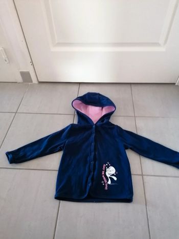 Sweat avec pressions titi très peu porté en excellent état