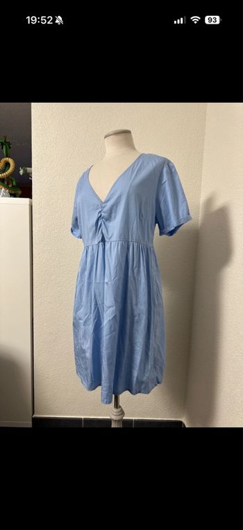Robe d'été bleu clair mi-longue manches courtes