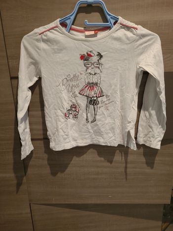 T-shirt manches longues, taille 8 ans