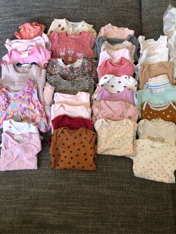 Lot 31 articles fille